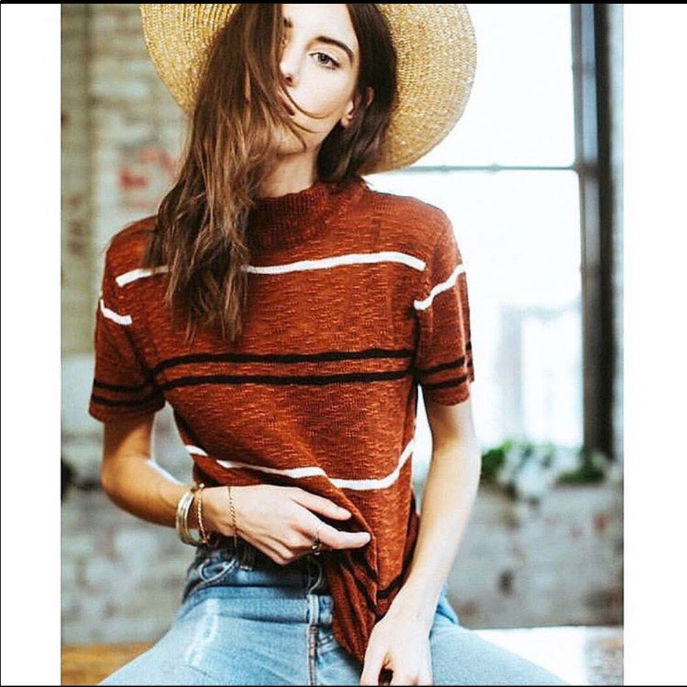 Knot Sisters Short Sleeve Sweater- multiple sizes